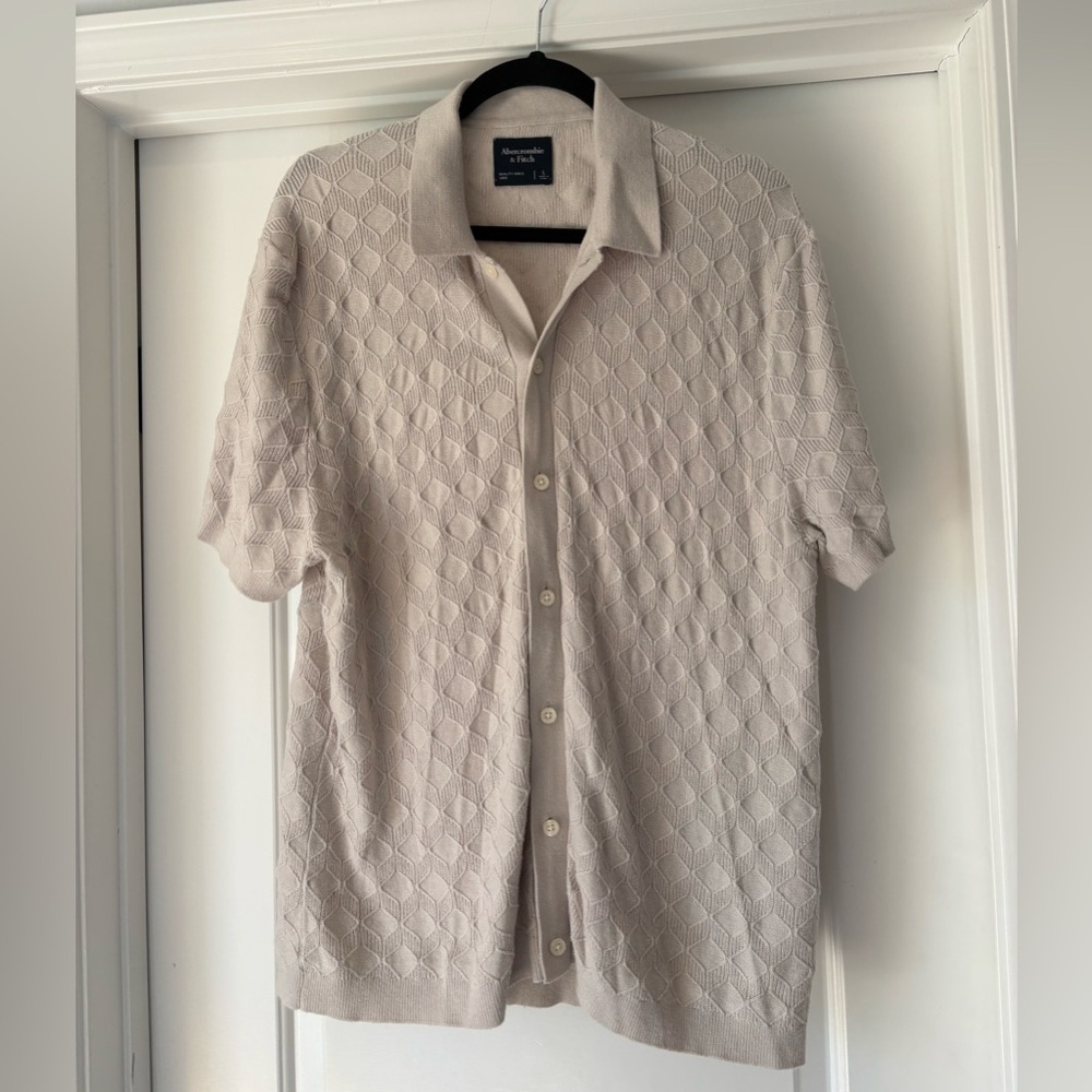 Abercrombie & Fitch Light Beige Geometric Short Sleeve Shirt